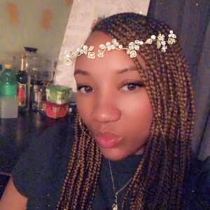 Meet your Posher, Crystal